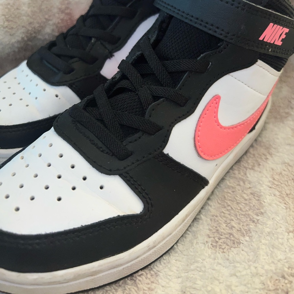 Like New Girls Hi-Top Nike Court Borough Air Force